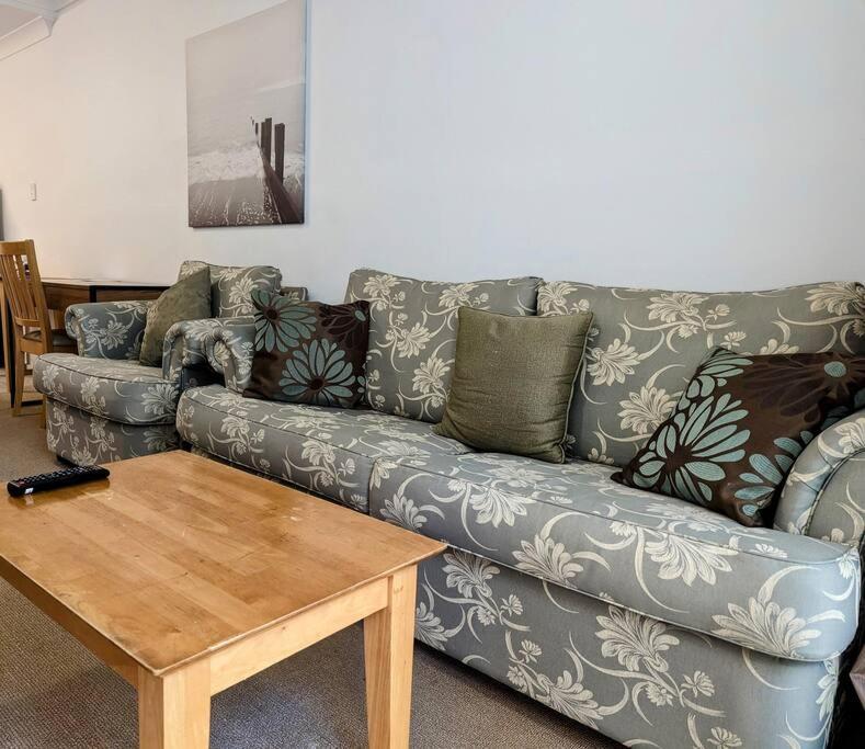 City & Lakeside With Free Parking, Pool And 10 Mins Walk Into The City Perth Exteriör bild